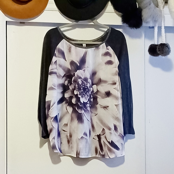 2X Satin Floral Tee - Picture 1 of 4